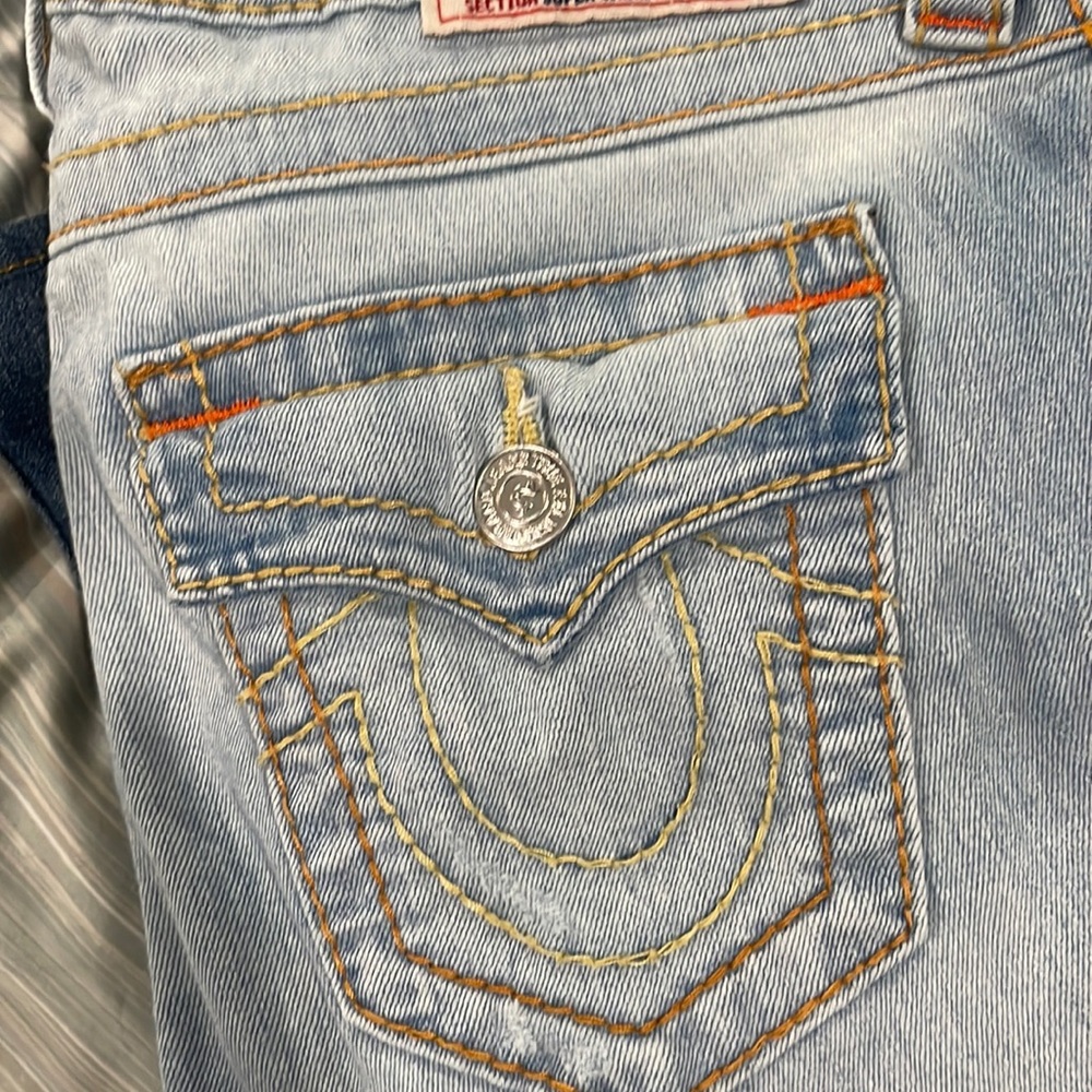 Great condition barely worn distressed True Religion jeans
